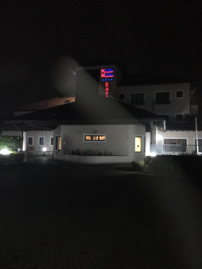 Elysium Hotel Raya Mediglia المظهر الخارجي الصورة