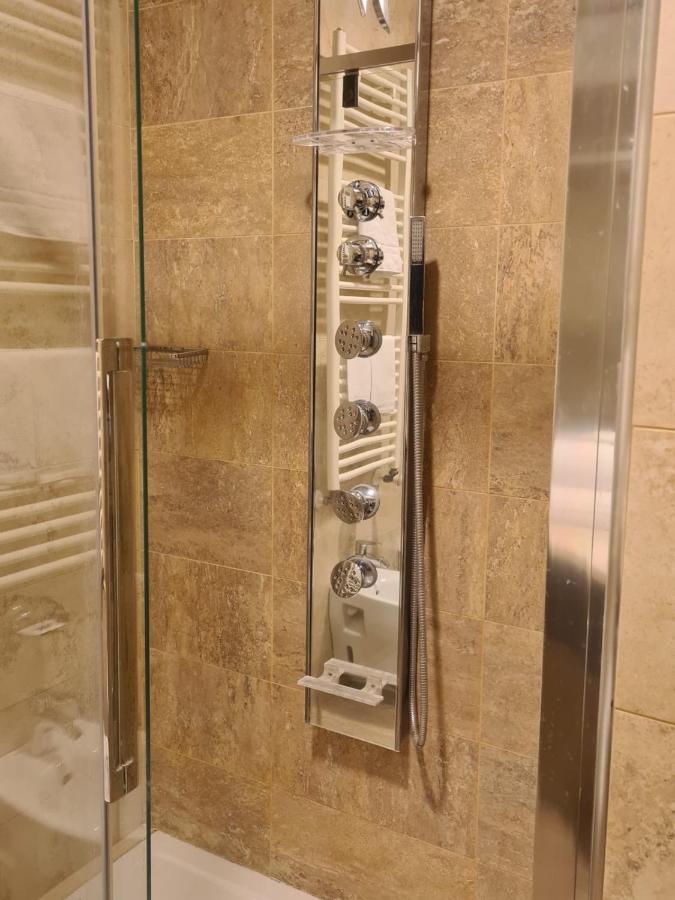 Elysium Hotel Raya Mediglia المظهر الخارجي الصورة