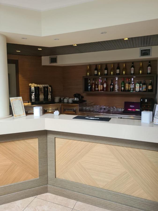 Elysium Hotel Raya Mediglia المظهر الخارجي الصورة