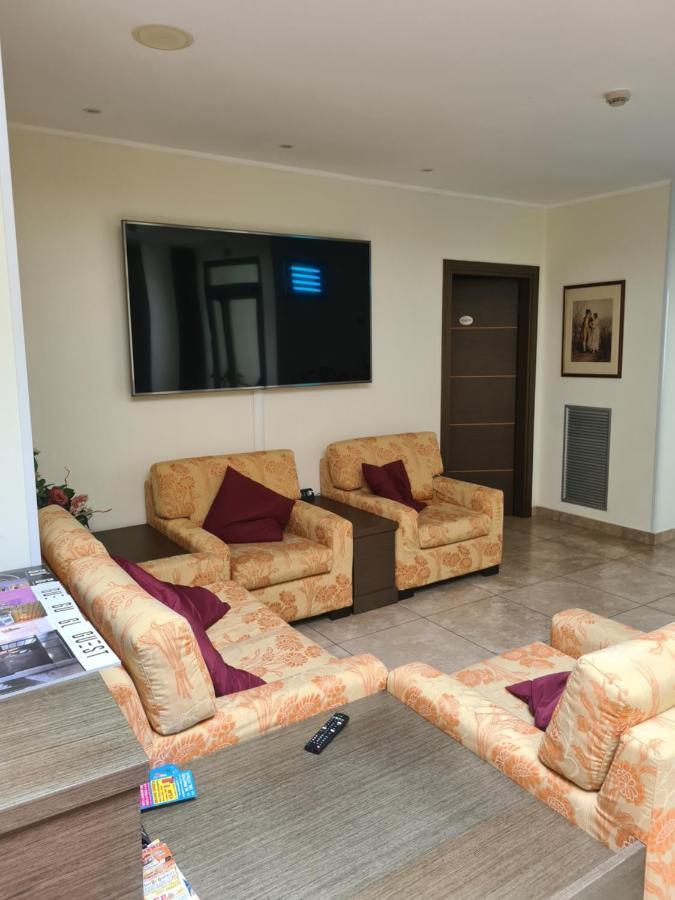 Elysium Hotel Raya Mediglia المظهر الخارجي الصورة