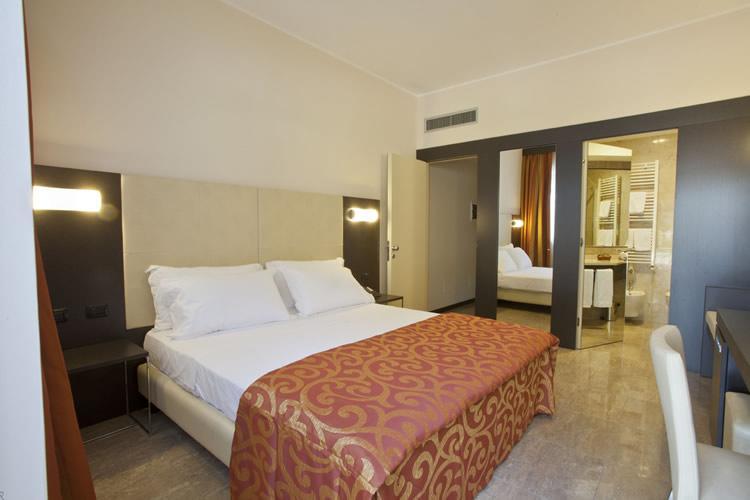 Elysium Hotel Raya Mediglia المظهر الخارجي الصورة