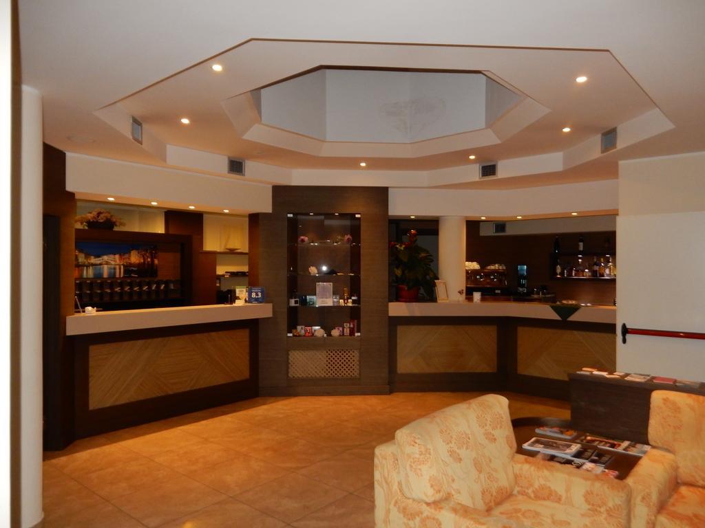 Elysium Hotel Raya Mediglia المظهر الخارجي الصورة